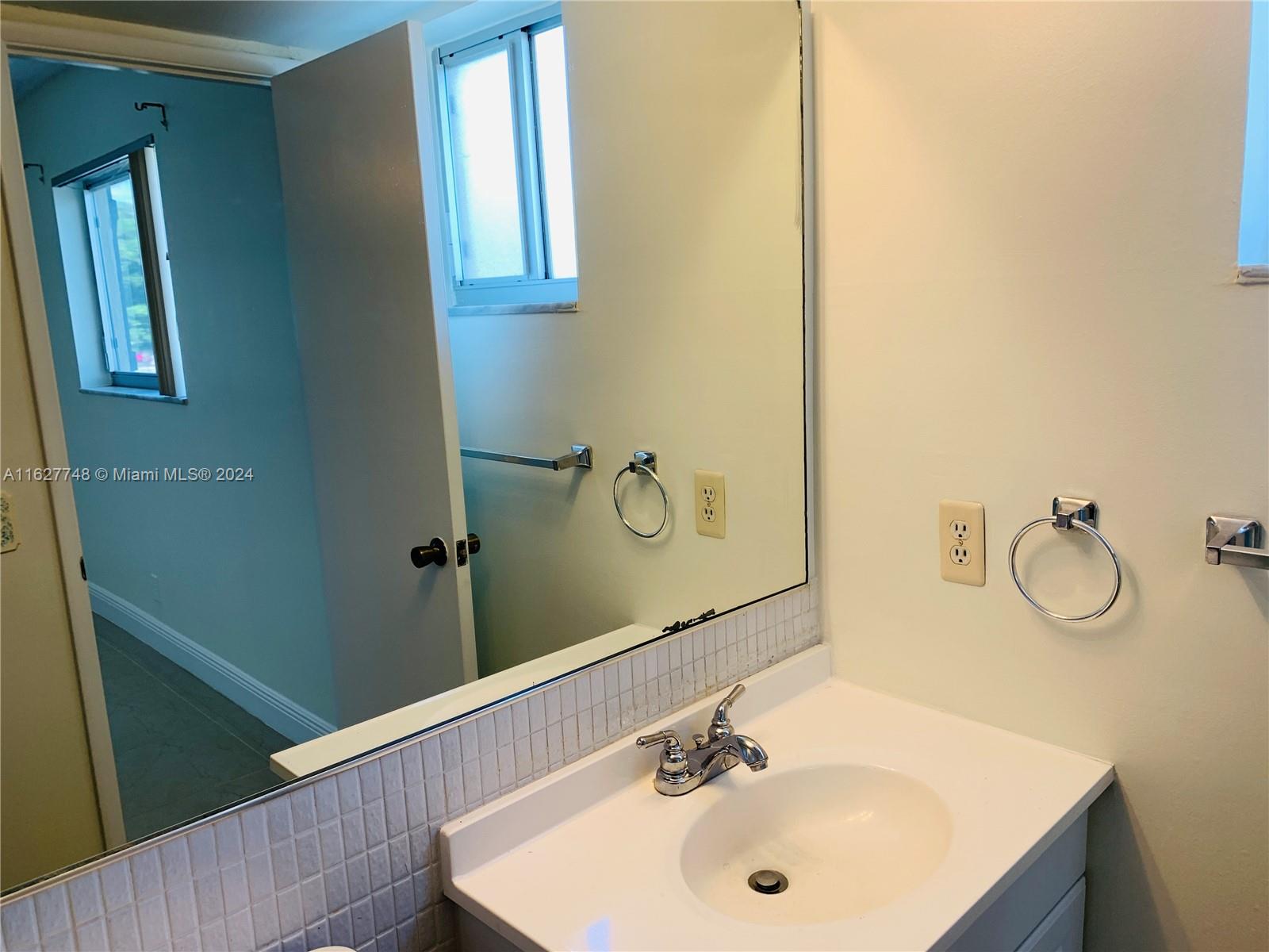 251 S Cypress Rd 125 Property Photo 27
