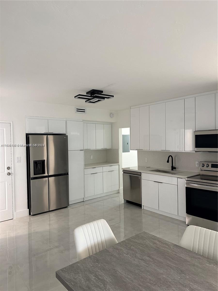 10185 Collins Ave 209 Property Photo 1
