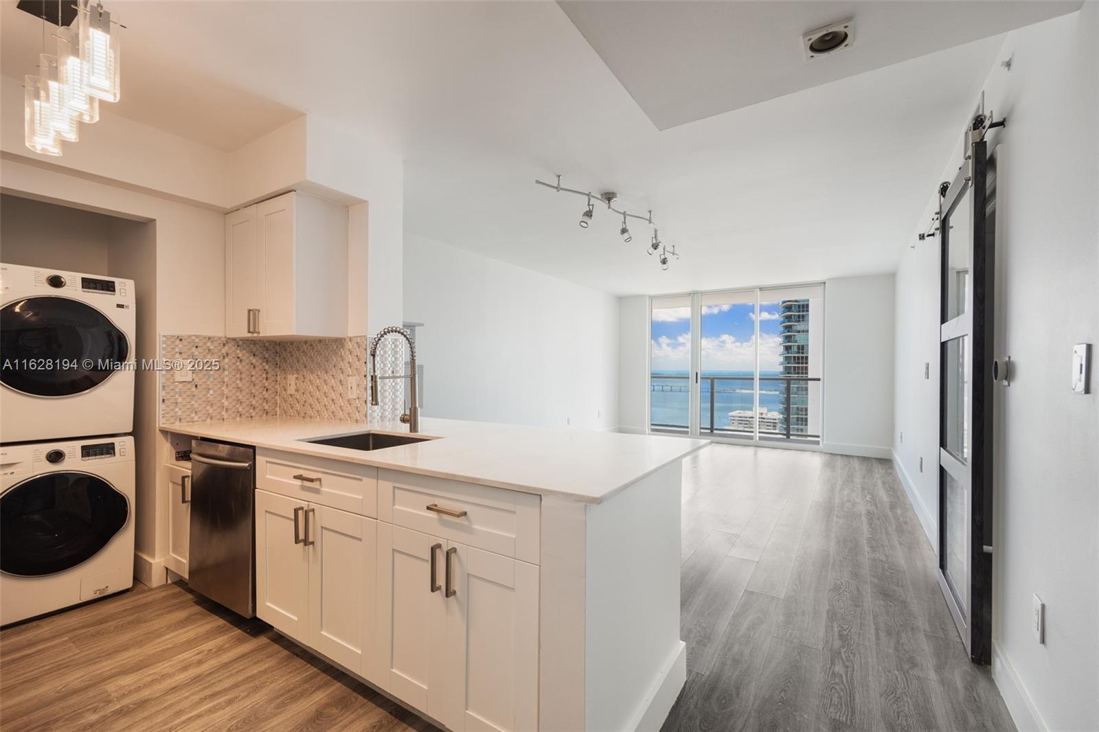 1155 Brickell Bay Dr 2907 Property Photo 3