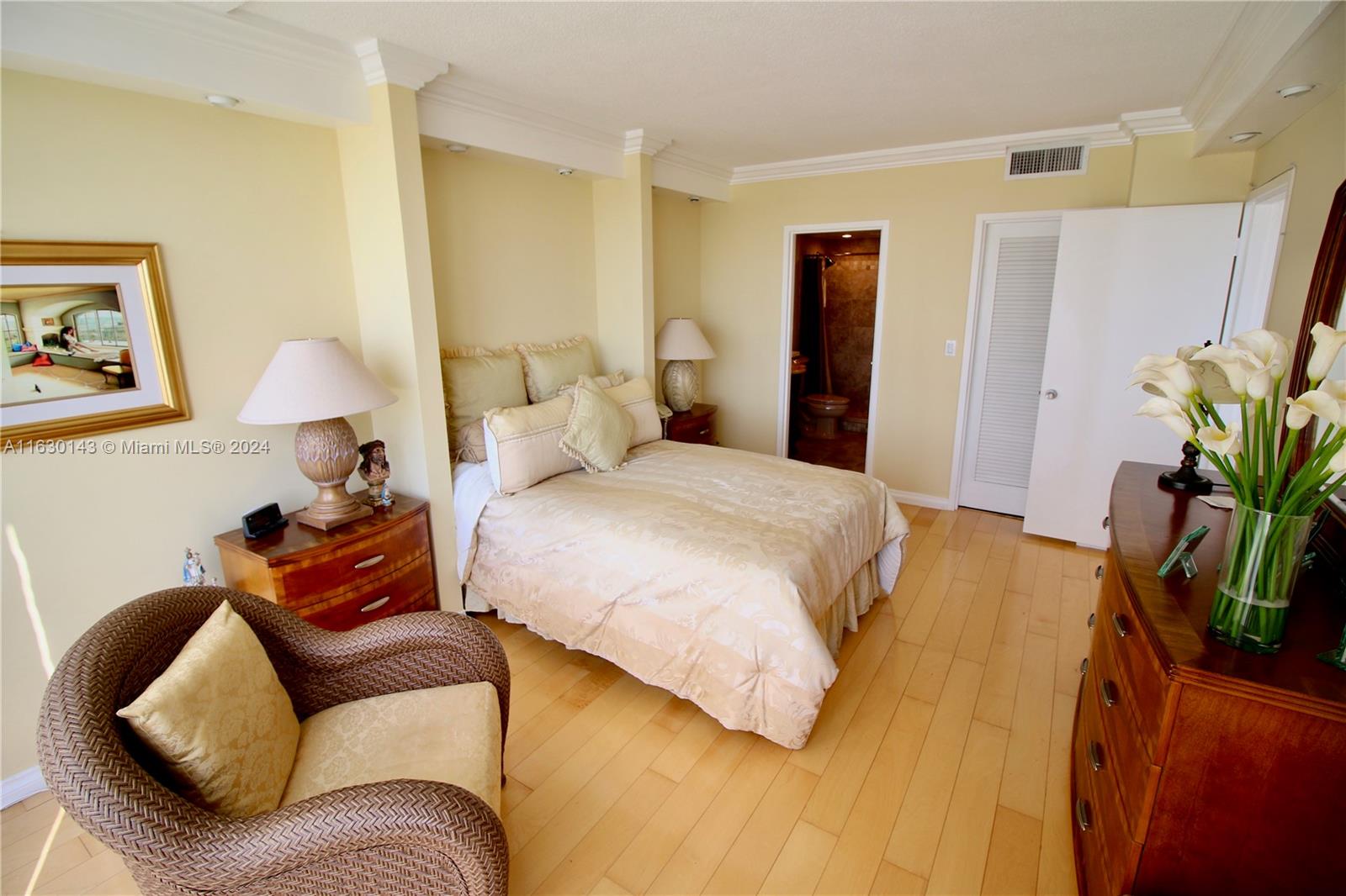 900 Bay Dr 319 Property Photo 8