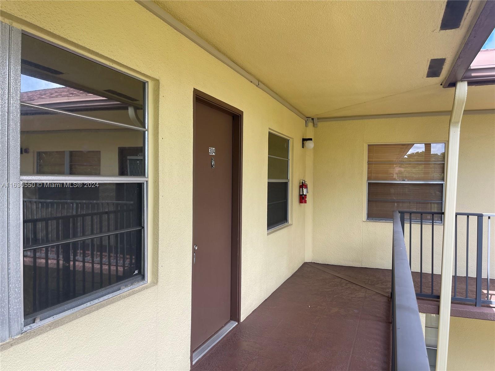150 Sw 134th Way 304r Property Photo 2