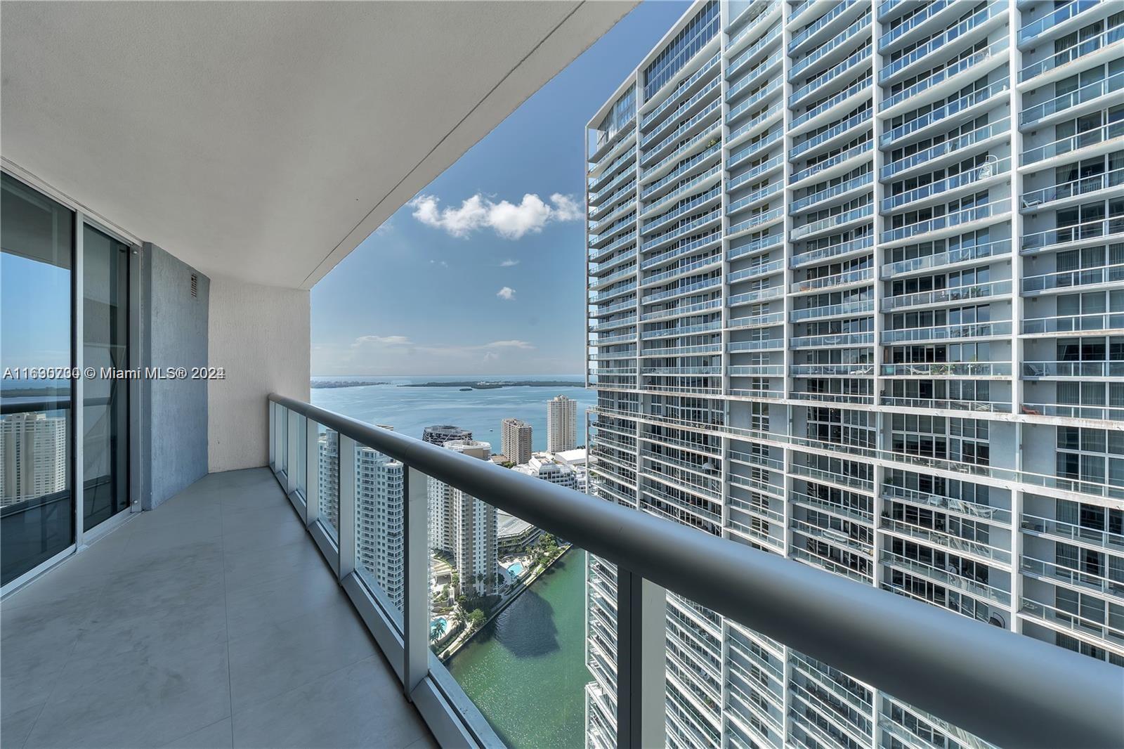 475 Brickell Ave 4211 Property Photo 3
