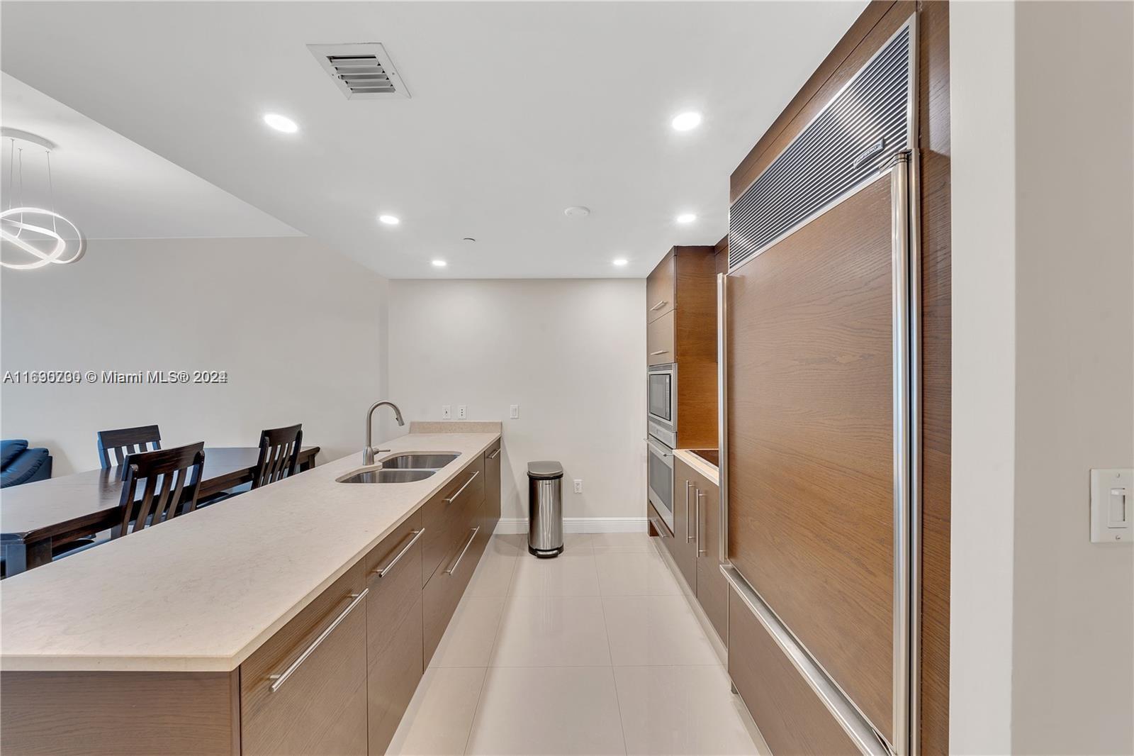 475 Brickell Ave 4211 Property Photo 11