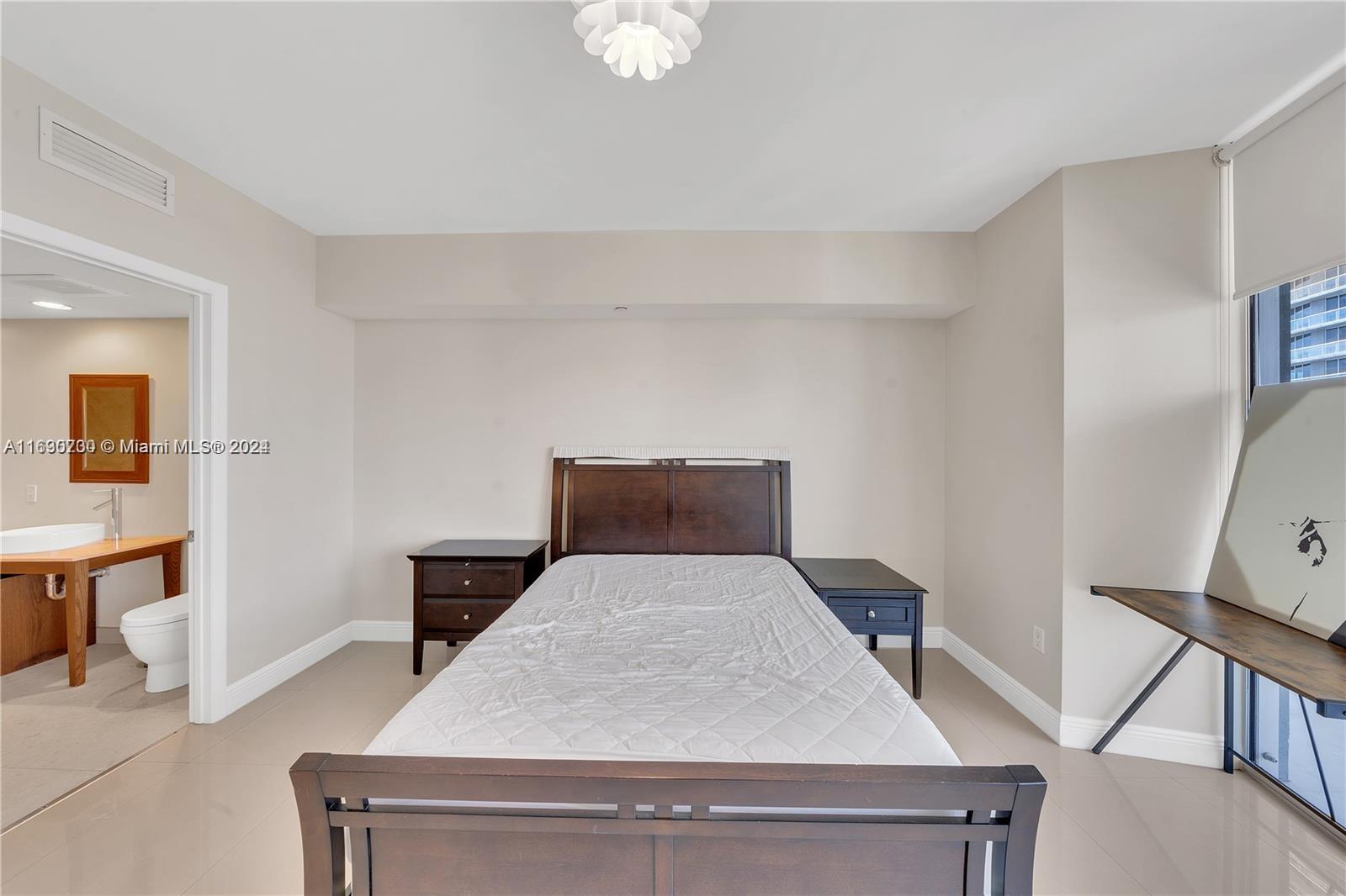 475 Brickell Ave 4211 Property Photo 14