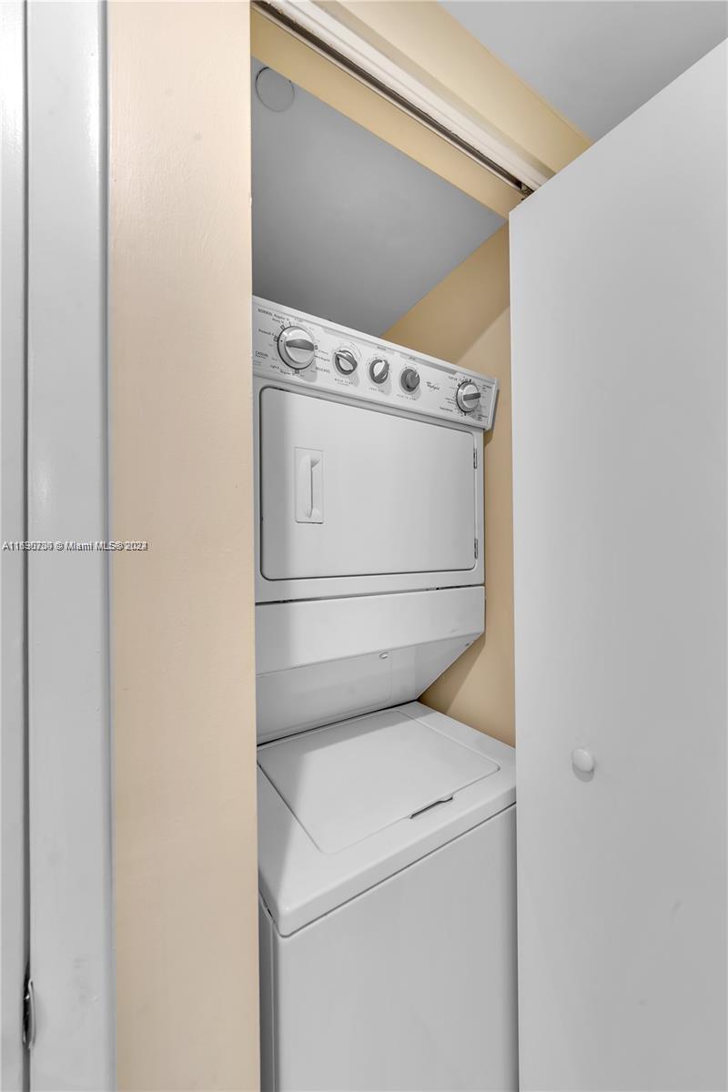 475 Brickell Ave 4211 Property Photo 18