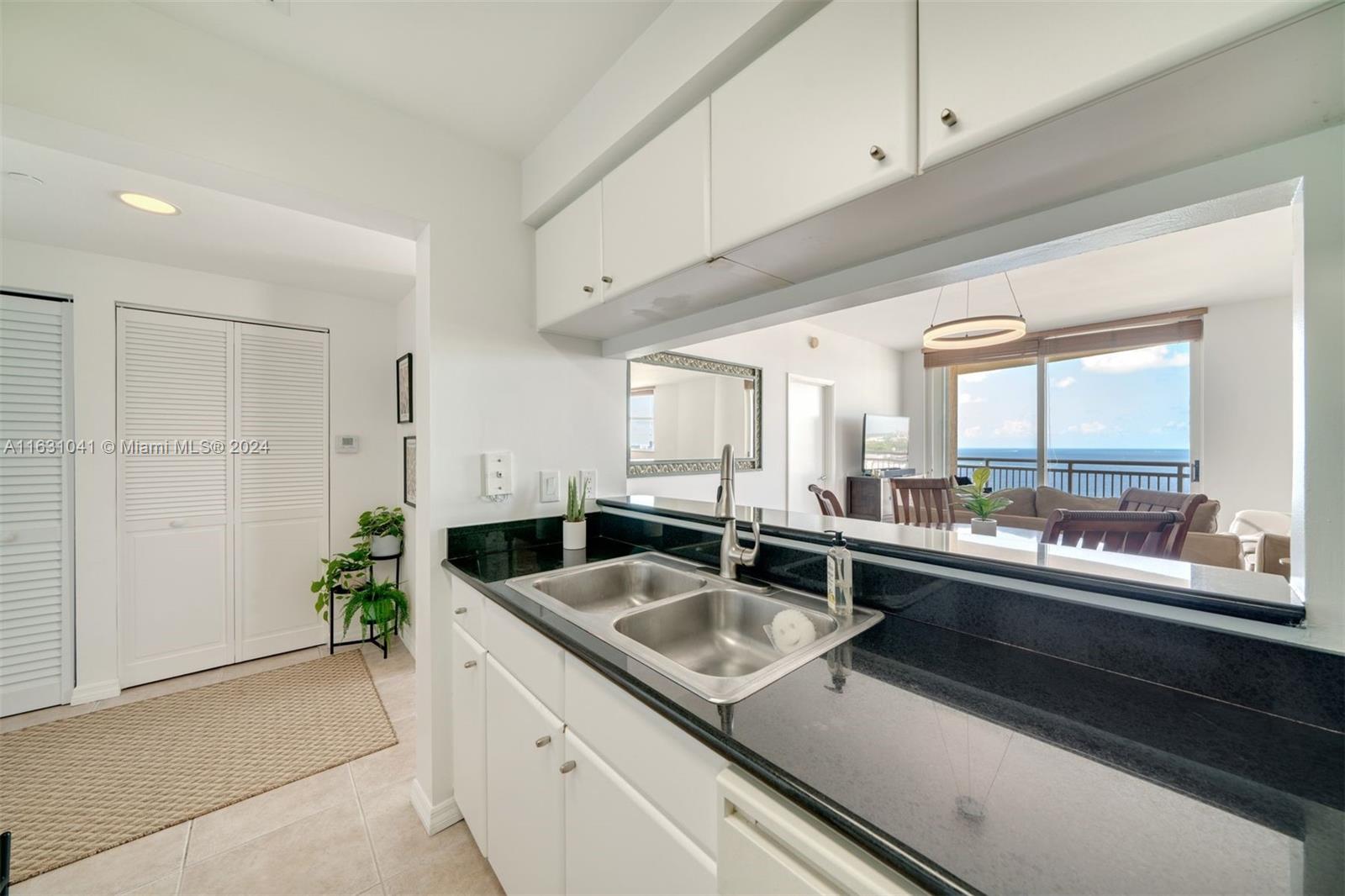 2475 Brickell Ave 1410 Property Photo 4