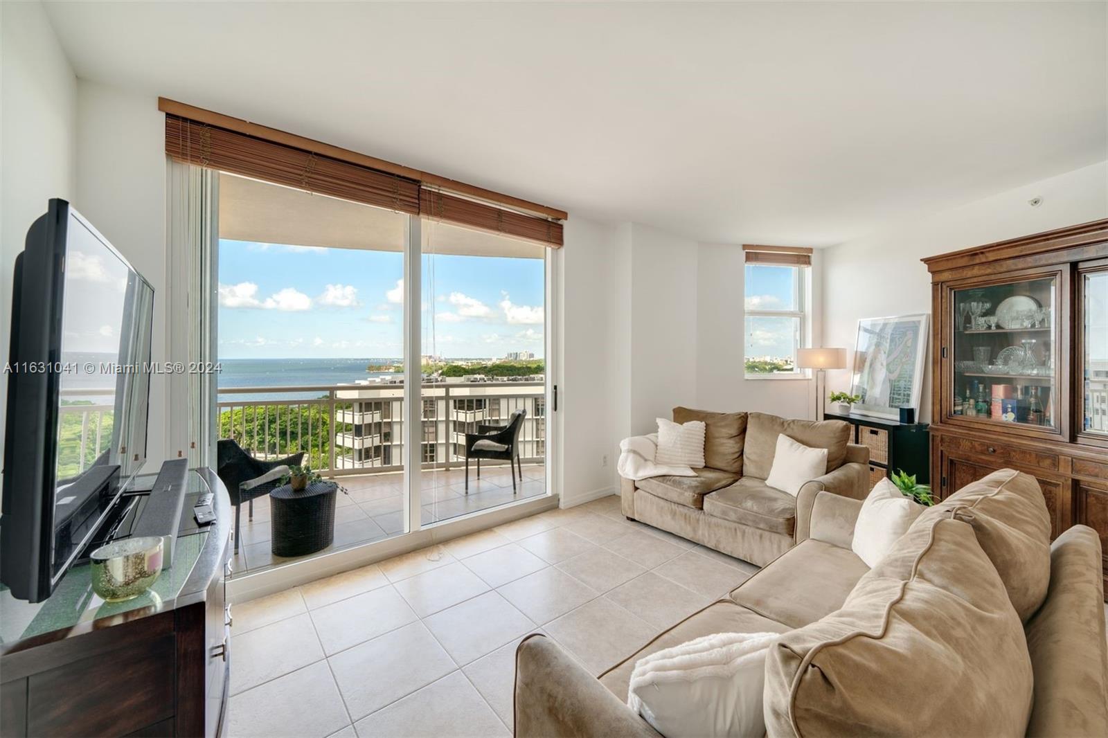2475 Brickell Ave 1410 Property Photo 6