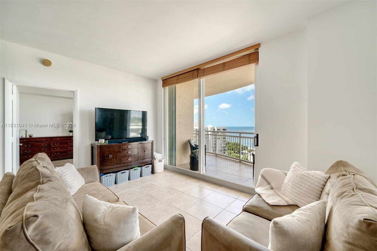2475 Brickell Ave 1410 Property Photo 7
