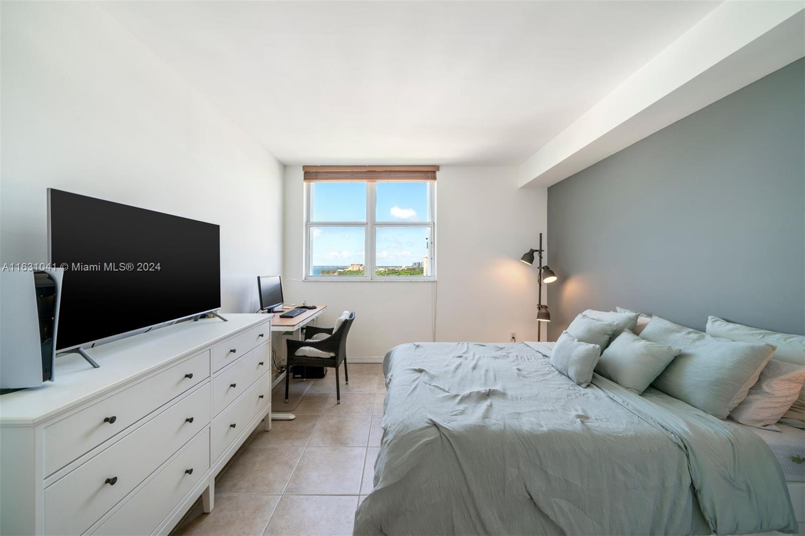 2475 Brickell Ave 1410 Property Photo 17