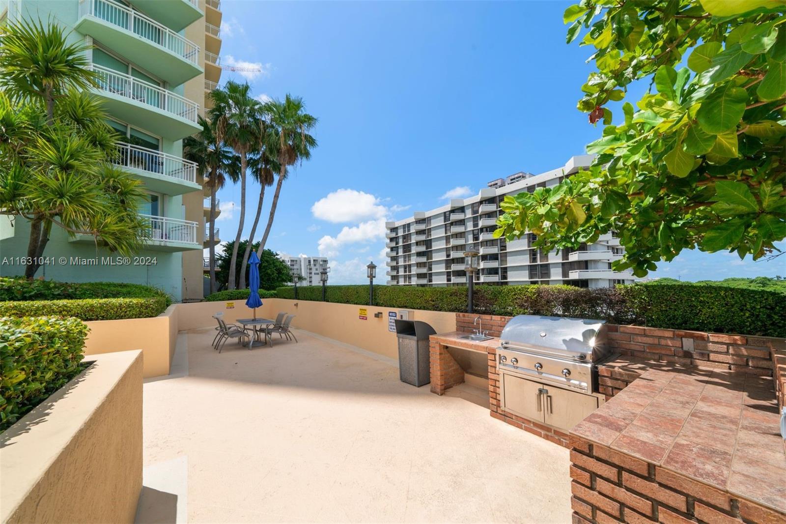 2475 Brickell Ave 1410 Property Photo 28