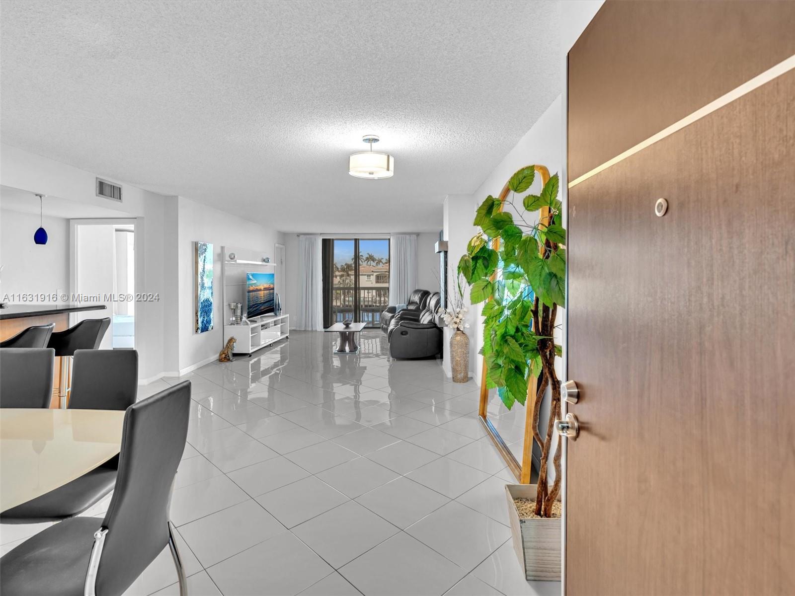 1500 S Ocean Dr 3e Property Photo 2