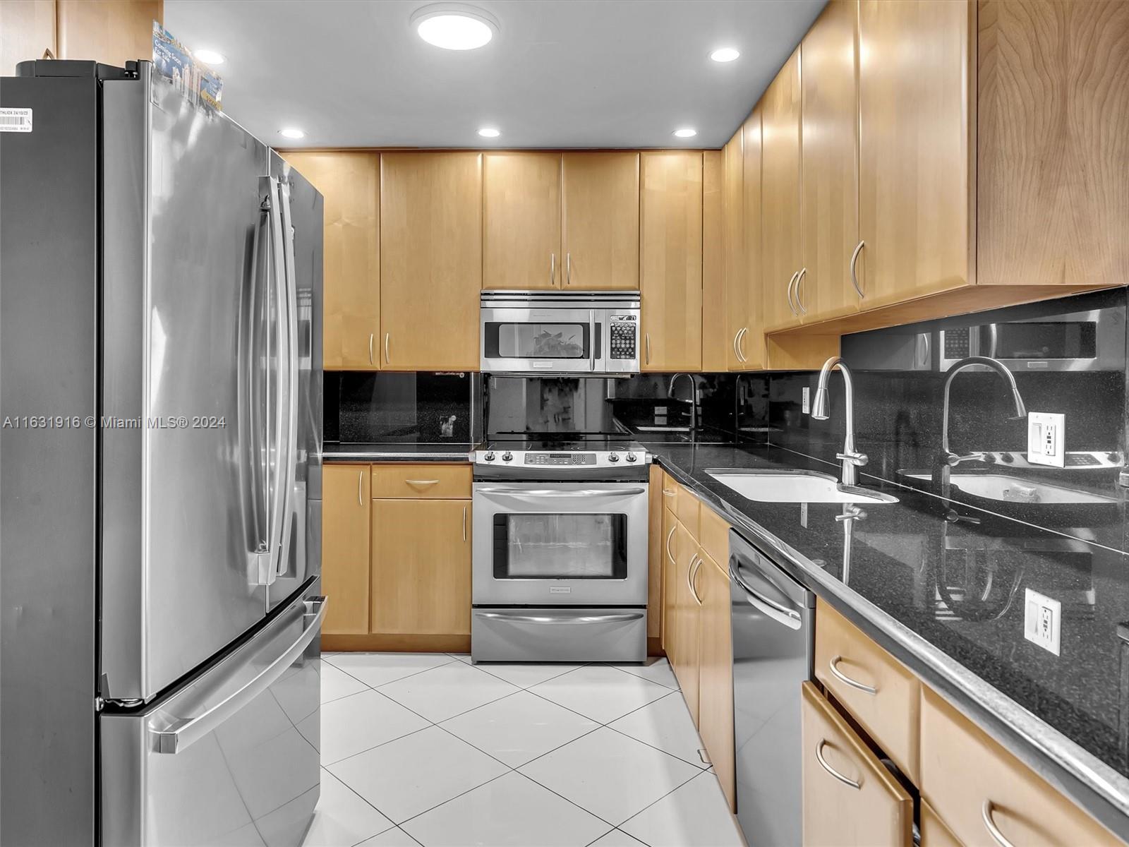 1500 S Ocean Dr 3e Property Photo 9