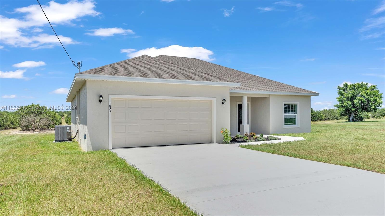 1033 Yates Dr Property Photo 3