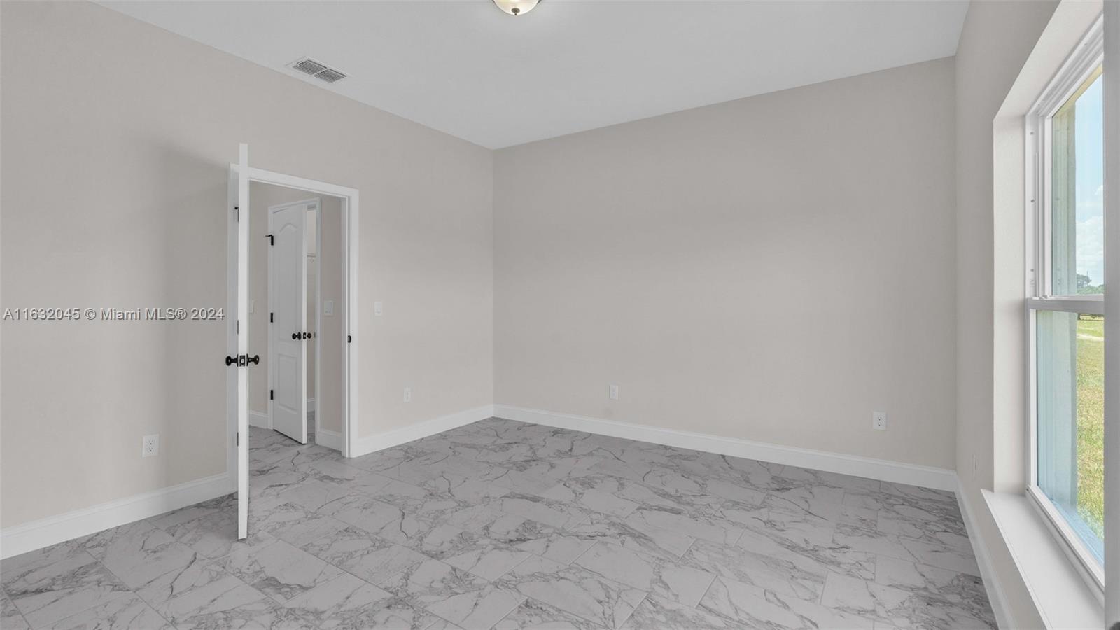 1033 Yates Dr Property Photo 14