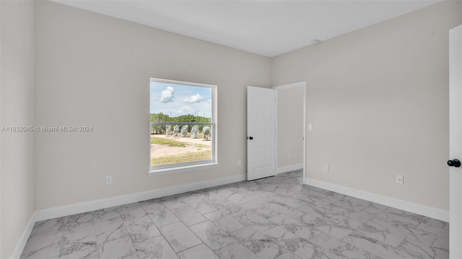 1033 Yates Dr Property Photo 17