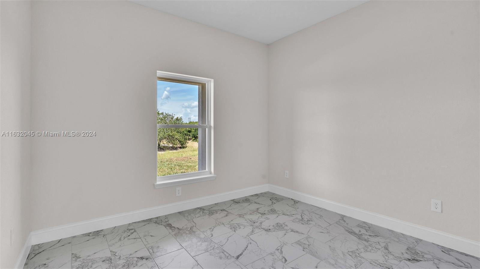 1033 Yates Dr Property Photo 23