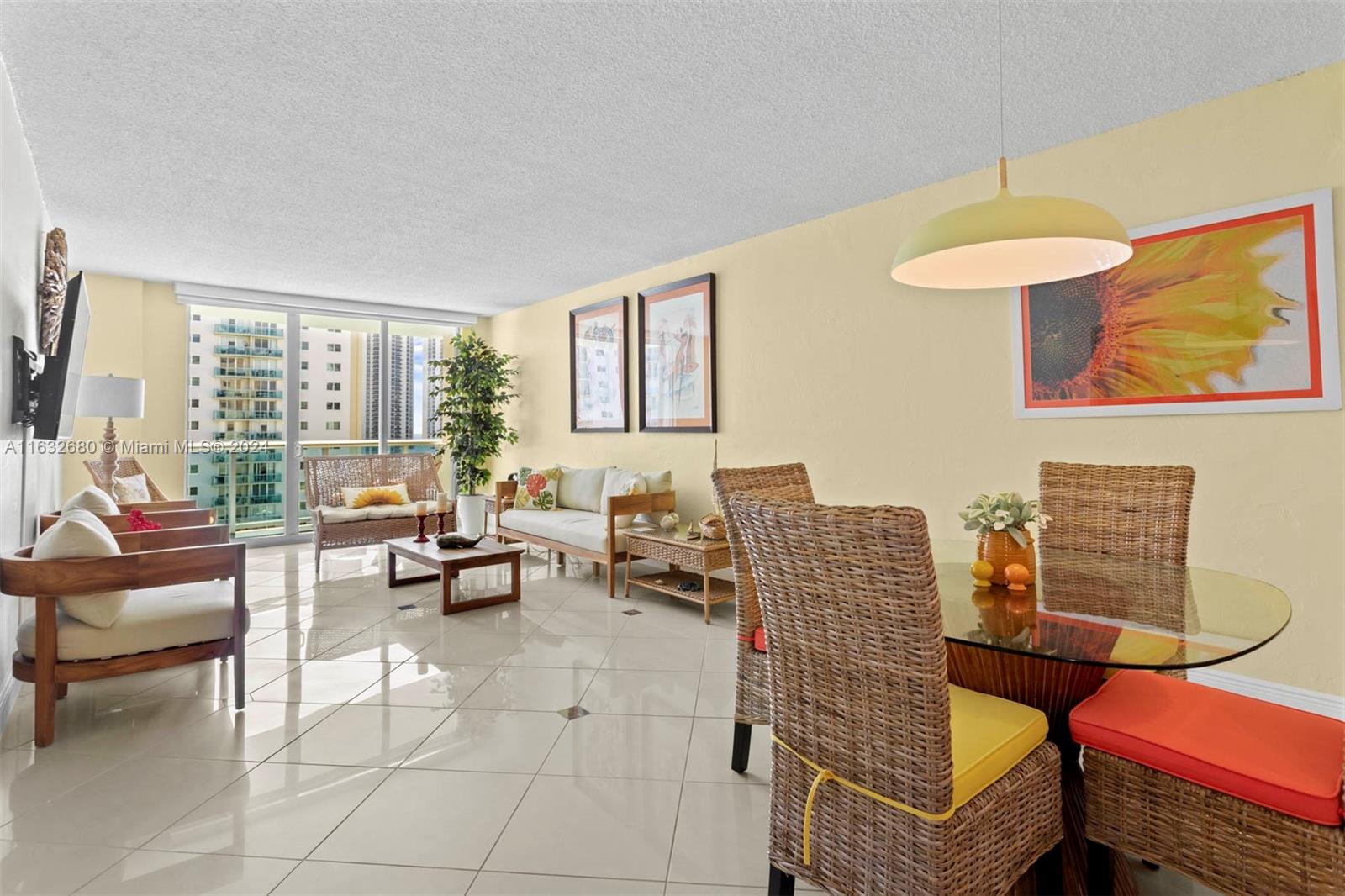19390 Collins Ave 1106 Property Photo 2