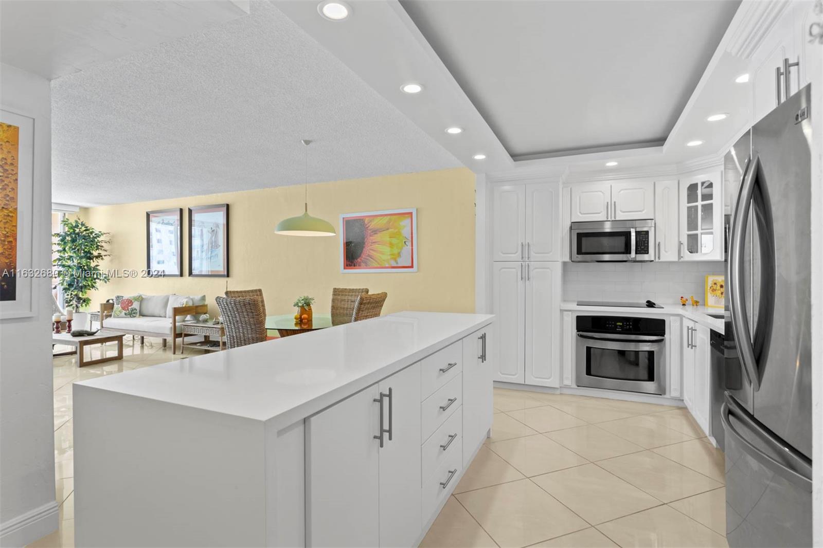 19390 Collins Ave 1106 Property Photo 6