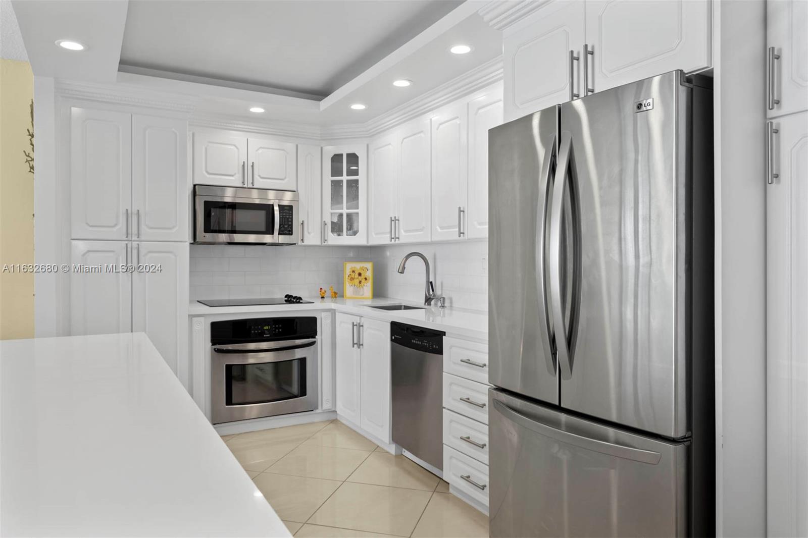 19390 Collins Ave 1106 Property Photo 7