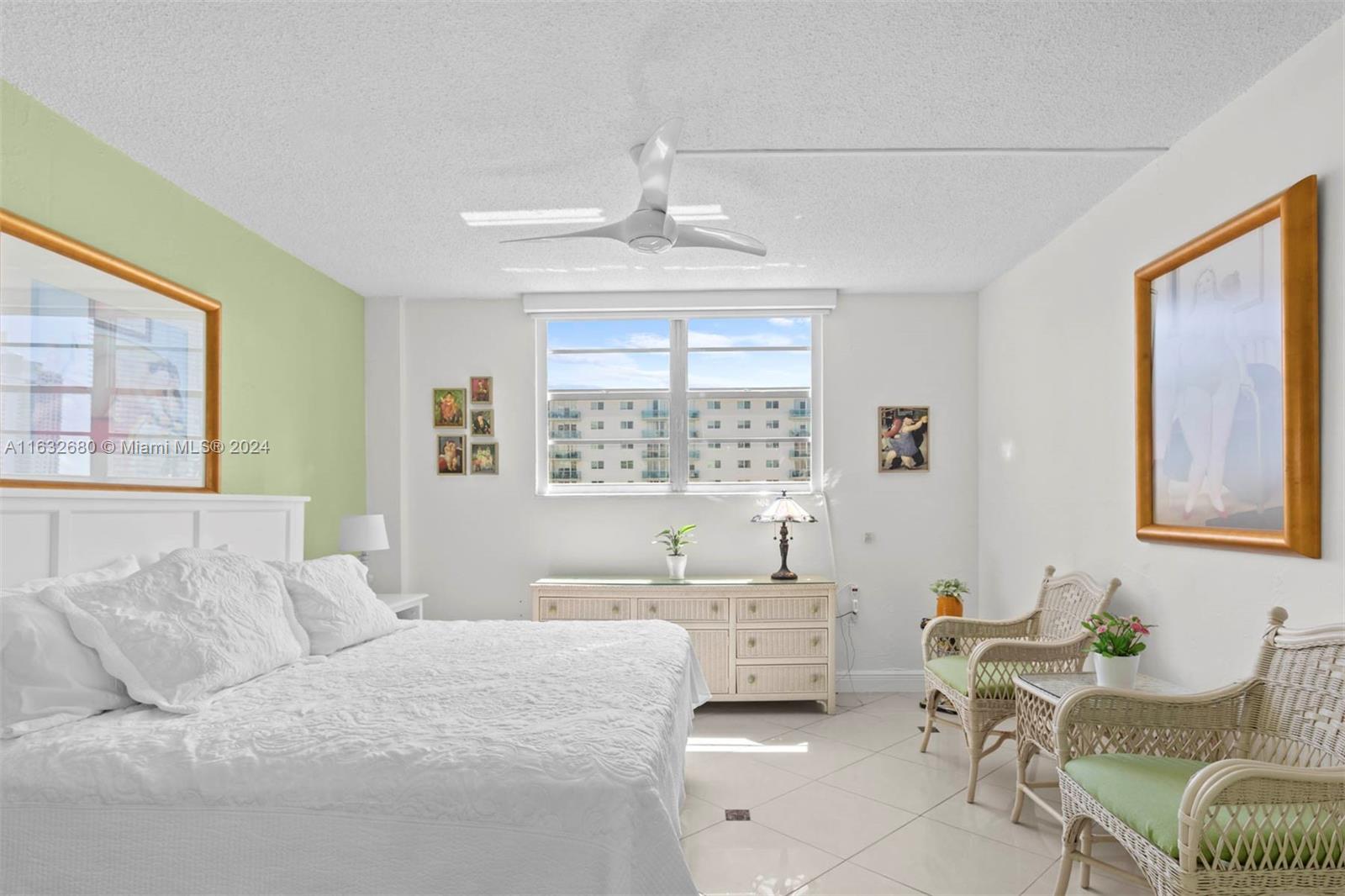 19390 Collins Ave 1106 Property Photo 13