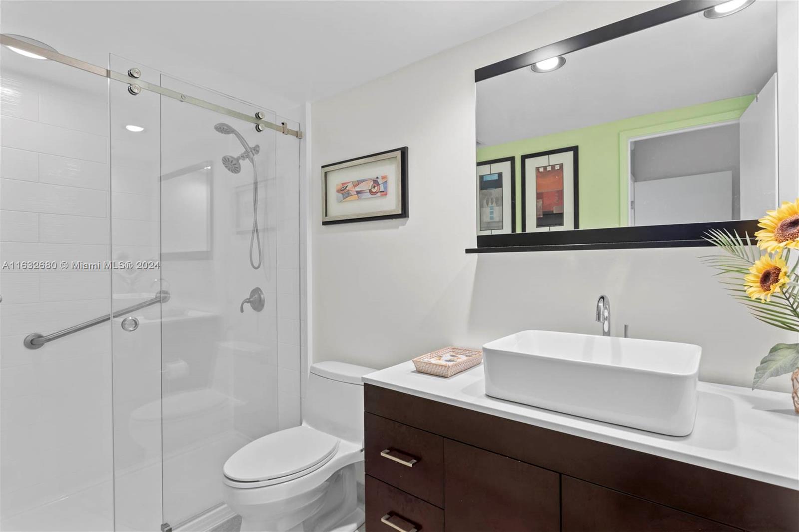 19390 Collins Ave 1106 Property Photo 15