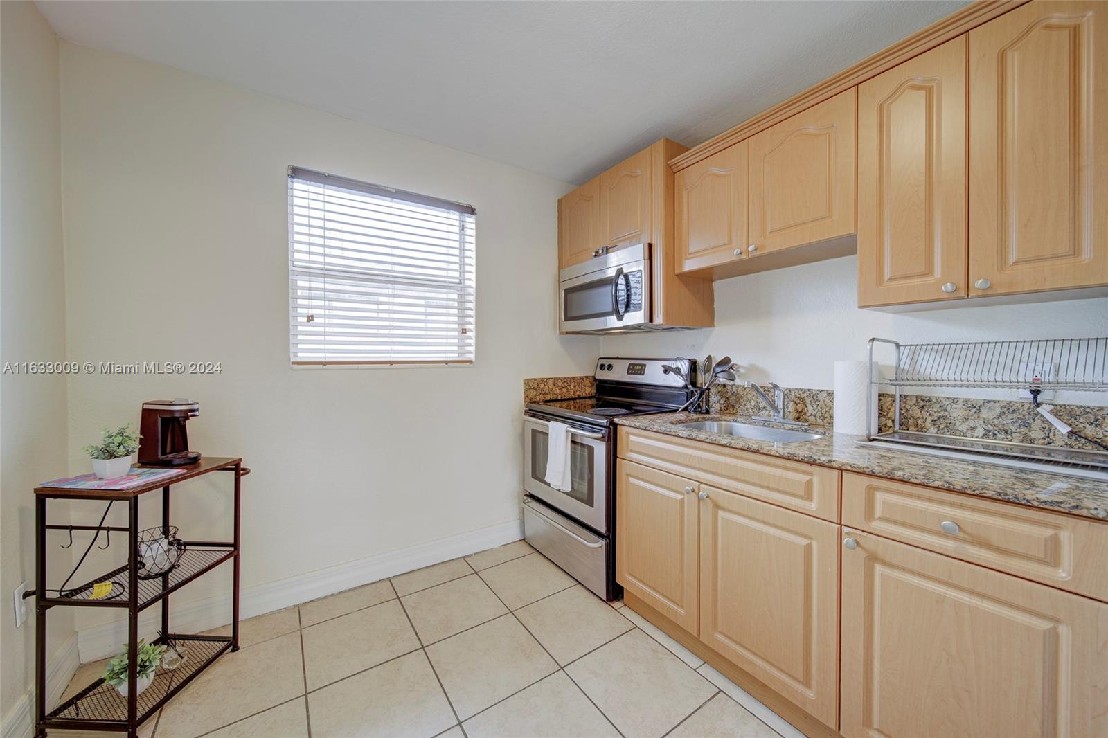 427 SW 6th St 1 Property Photo 1