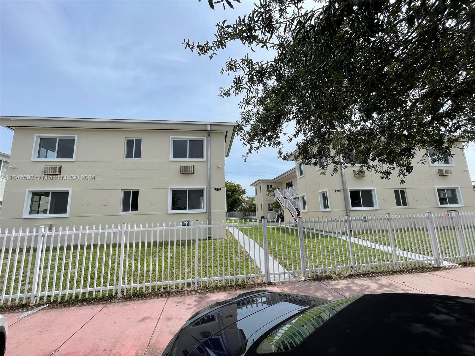1130 Marseille Dr 1a Property Photo 1