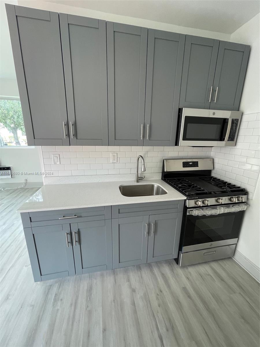 1130 Marseille Dr 1a Property Photo 3
