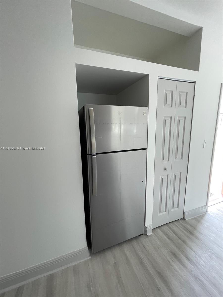 1130 Marseille Dr 1a Property Photo 4