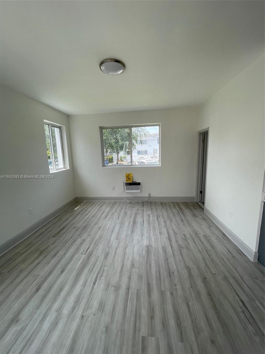 1130 Marseille Dr 1a Property Photo 5