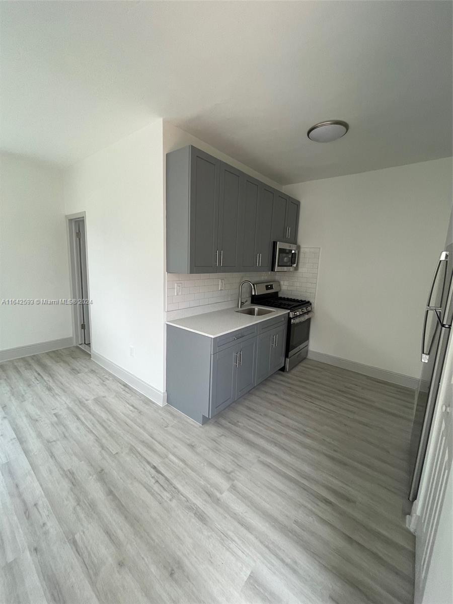 1130 Marseille Dr 1a Property Photo 6