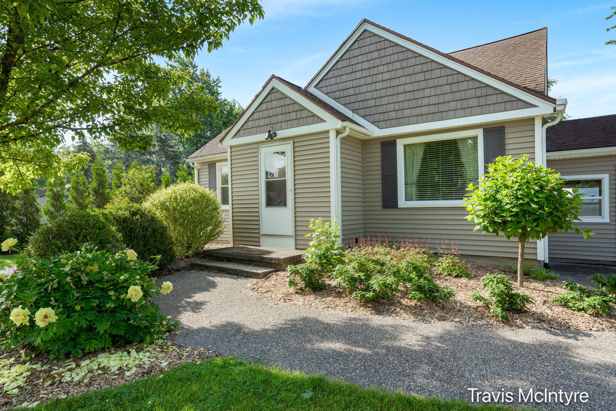 4558 Richmond Street Nw Property Photo 1
