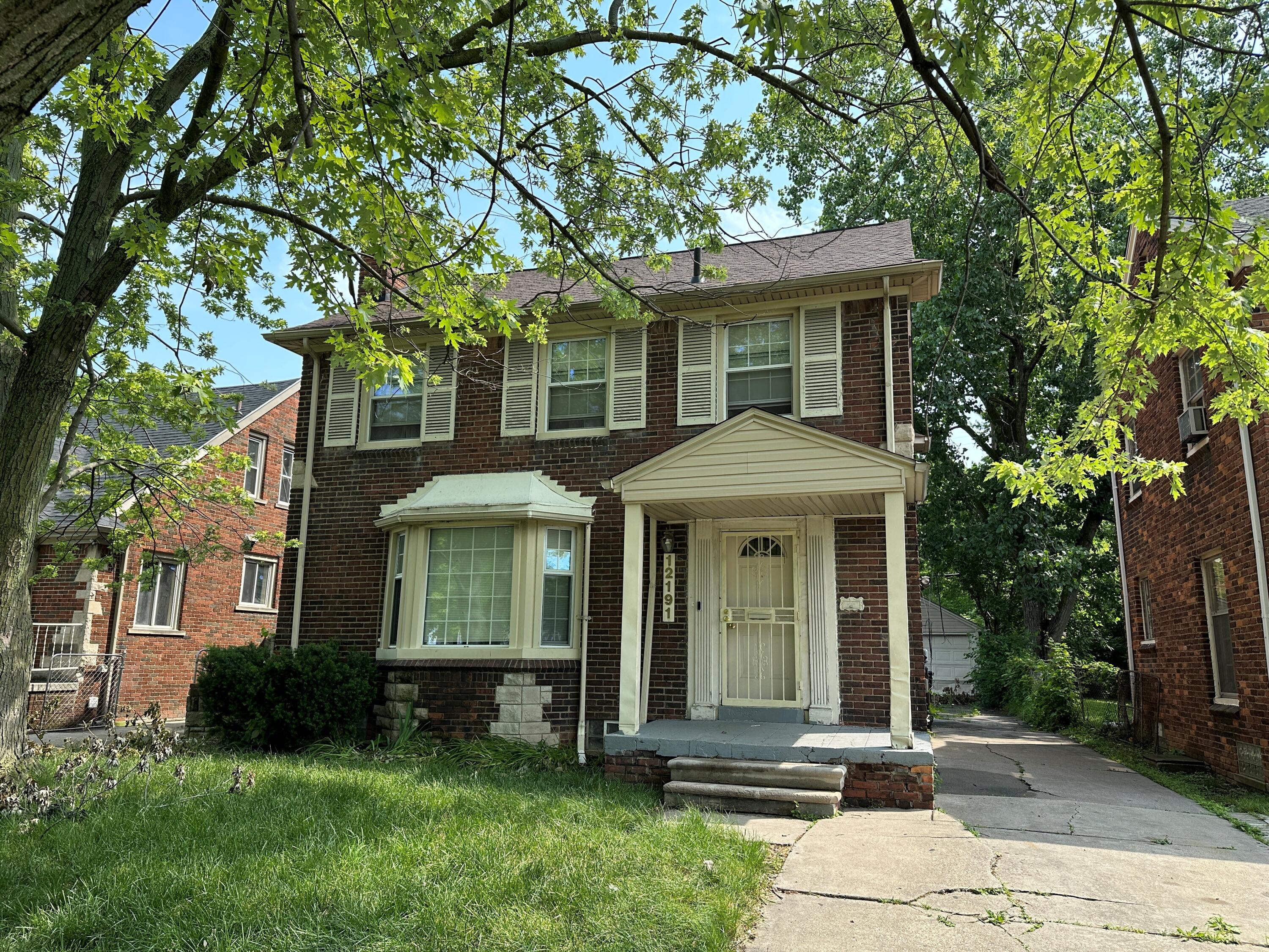 12191 E Outer Drive Property Photo 1