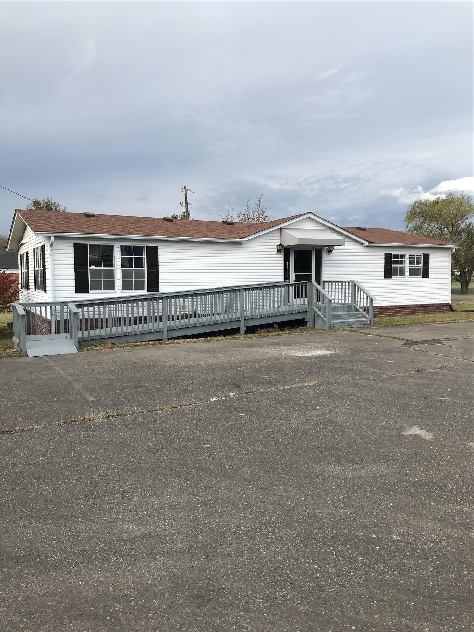 1012 Industrial Dr Property Photo