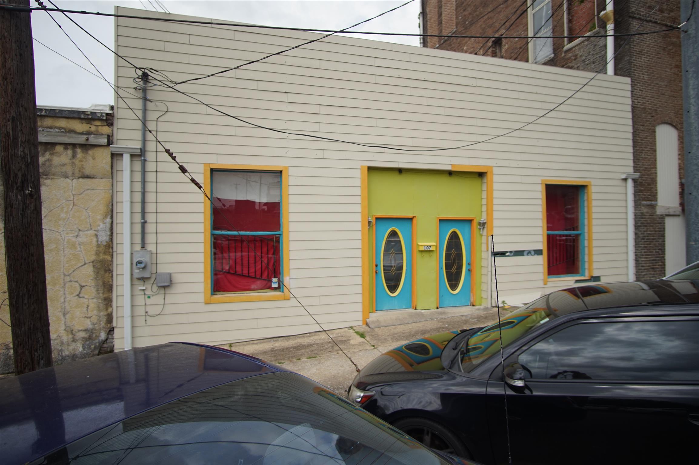 107 College St W Property Photo