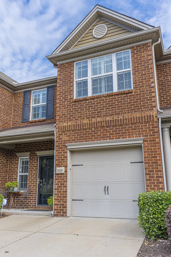 1420 Beech Grove Way Property Photo 1