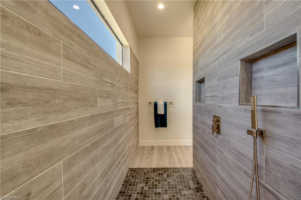 1502 Sw 28th St Property Photo 17