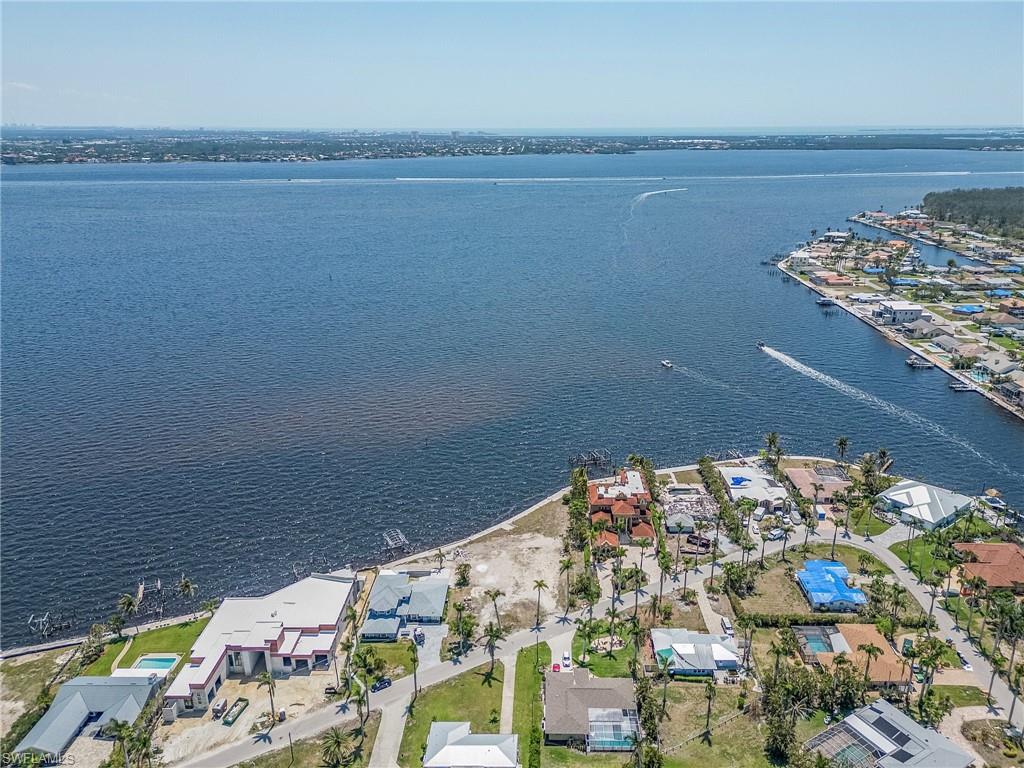 238 Bayshore Dr Property Photo 1