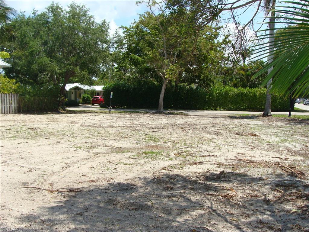 695 Broad Ave S Property Photo 9
