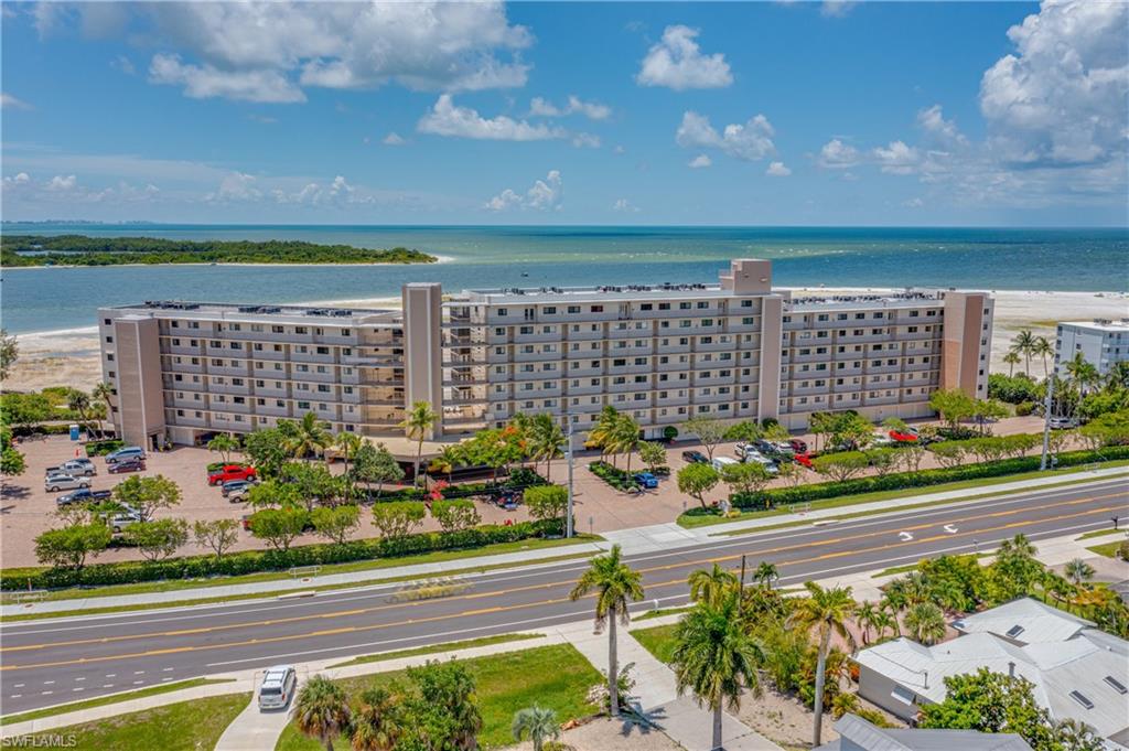 8350 Estero Blvd # 423 Property Photo