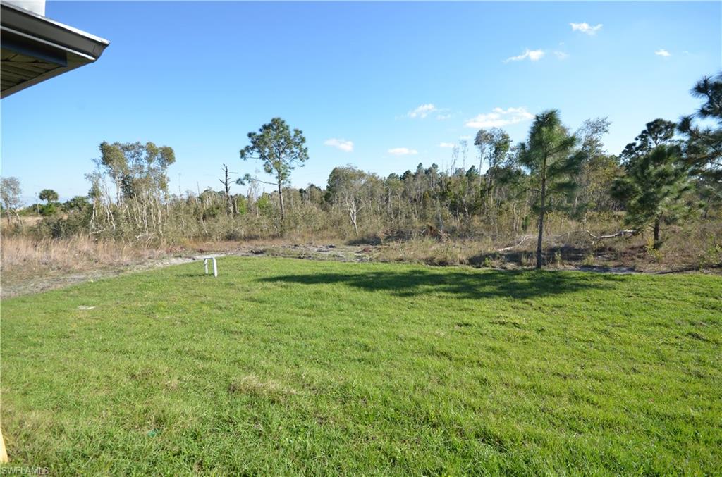 1242 Hathor St E Property Photo 11