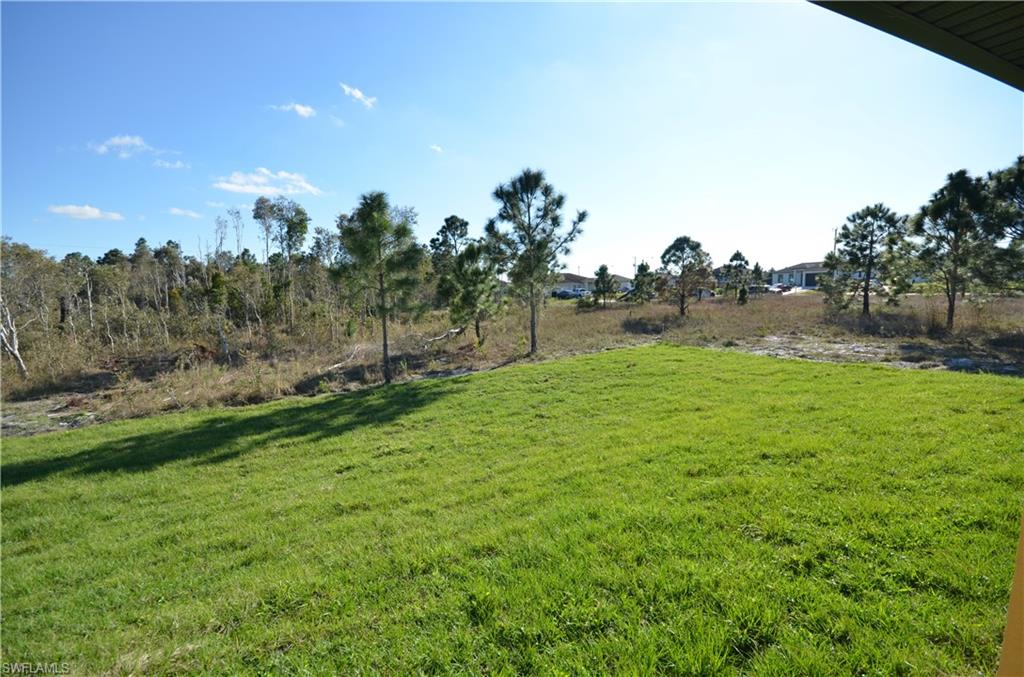 1242 Hathor St E Property Photo 12