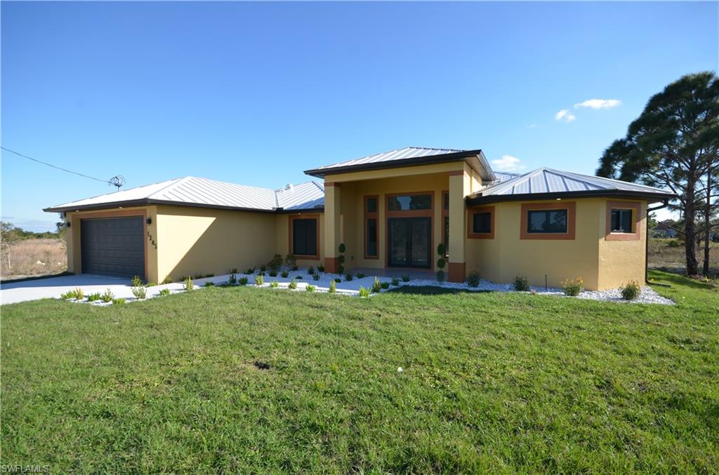 1242 Hathor St E Property Photo 15
