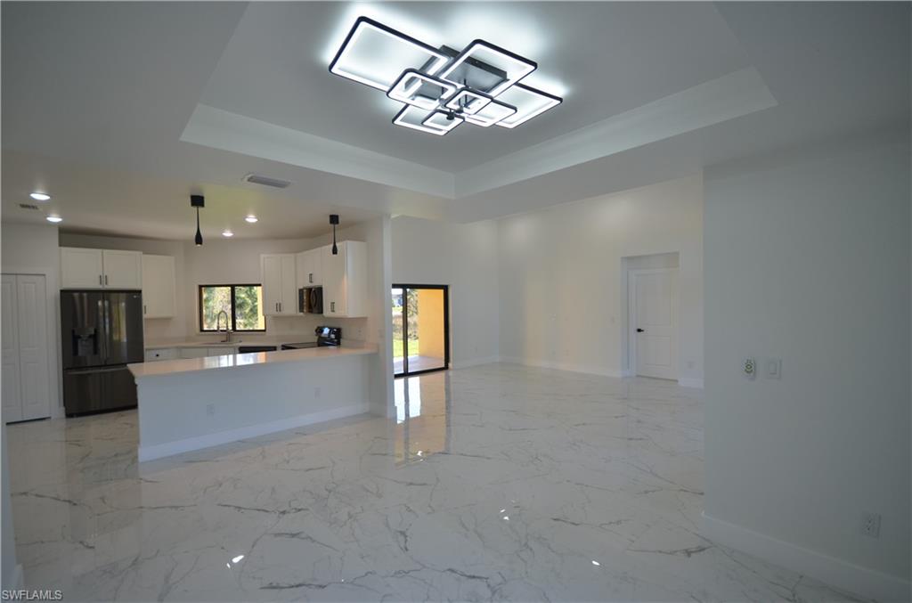 1242 Hathor St E Property Photo 19