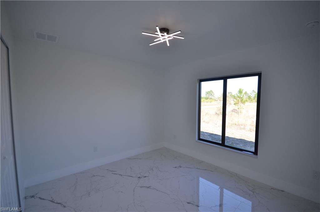 1242 Hathor St E Property Photo 23