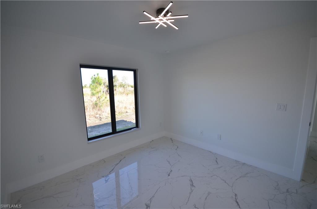 1242 Hathor St E Property Photo 25