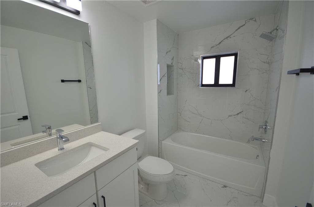 1242 Hathor St E Property Photo 26