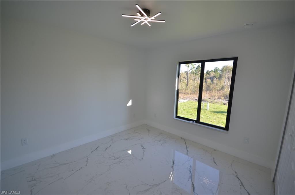 1242 Hathor St E Property Photo 28