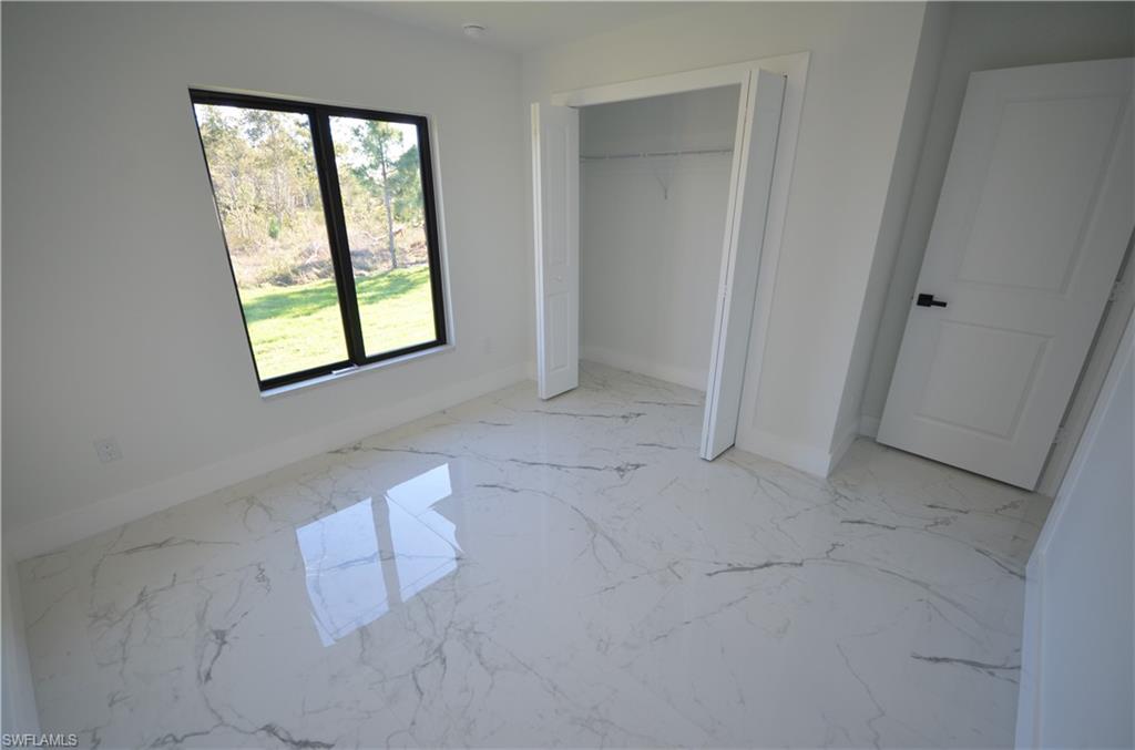1242 Hathor St E Property Photo 30