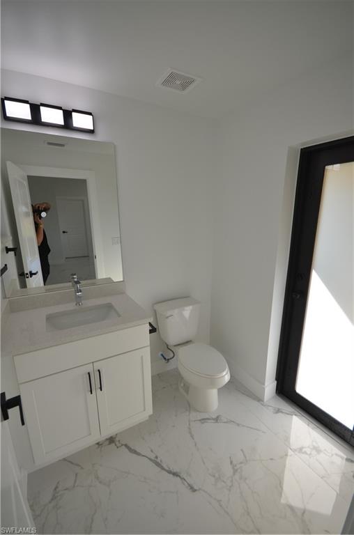 1242 Hathor St E Property Photo 31